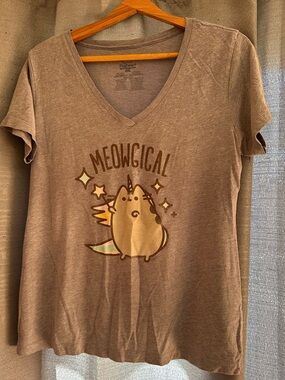 Pusheen grey 'Meowgical' Short Sleeve v-neck Tee